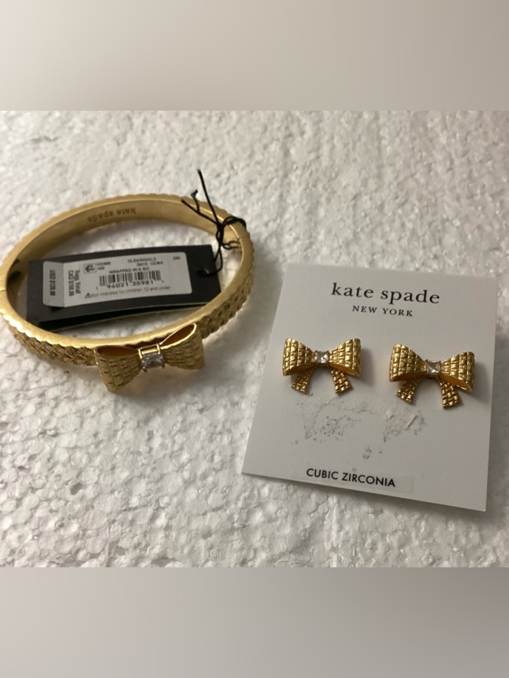 kate spade gold textured bow bangle with center stone bracelet & earrings set